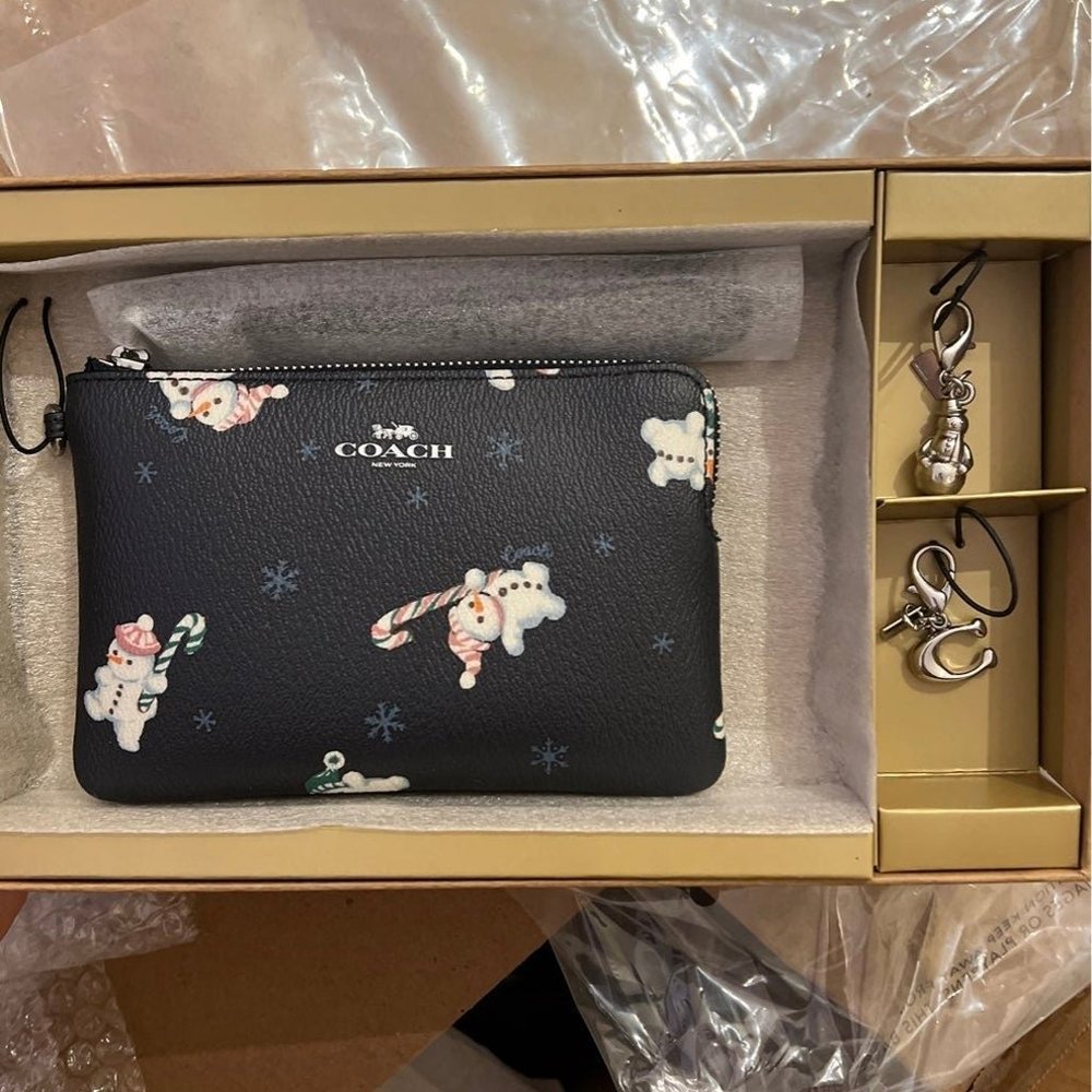 Coach C7401 Corner Zip Wristlet With Snowman Print NIB PRICE FIRM